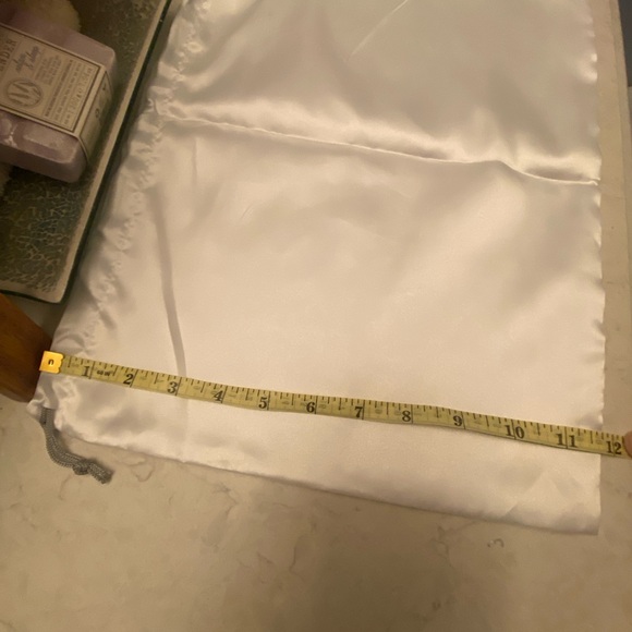 White Satin Drawstring Dust Bag - Picture 3 of 3
